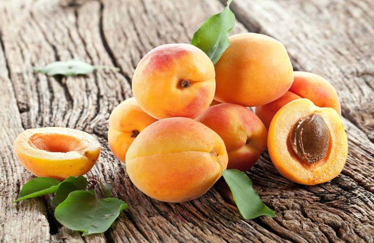 Trong quả đào chứa nhiều vitamin C rất tốt cho làn da